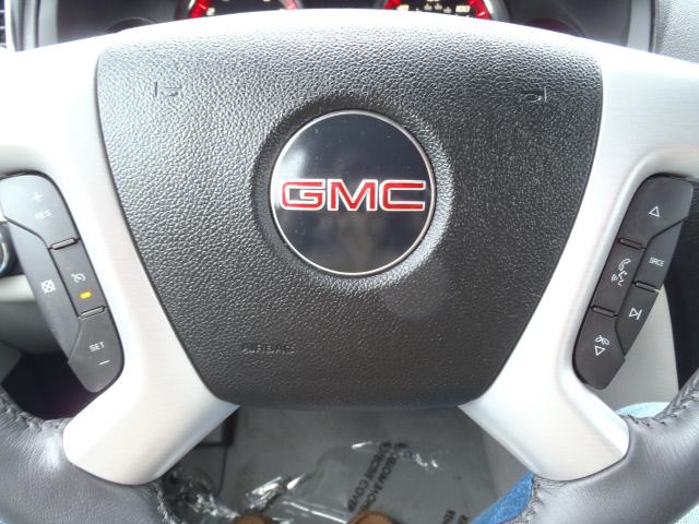 GMC Acadia 2011 photo 2