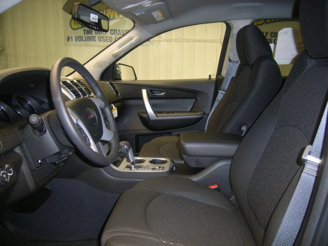 GMC Acadia 2011 photo 3