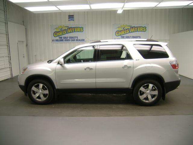 GMC Acadia 2011 photo 1