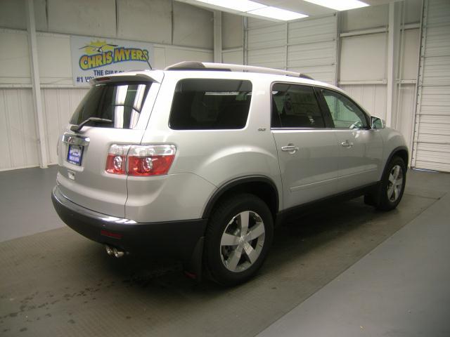 GMC Acadia 2011 photo 2