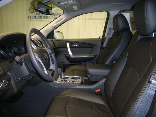 GMC Acadia 2011 photo 3