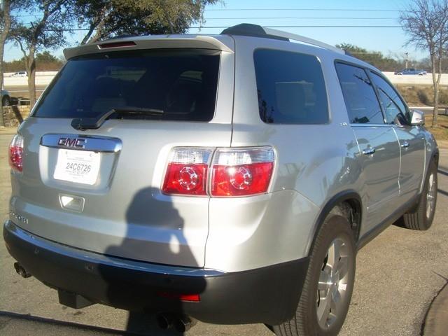 GMC Acadia 2011 photo 1