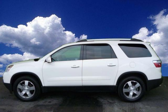 GMC Acadia 2011 photo 1