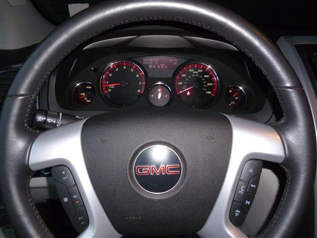 GMC Acadia 2011 photo 3