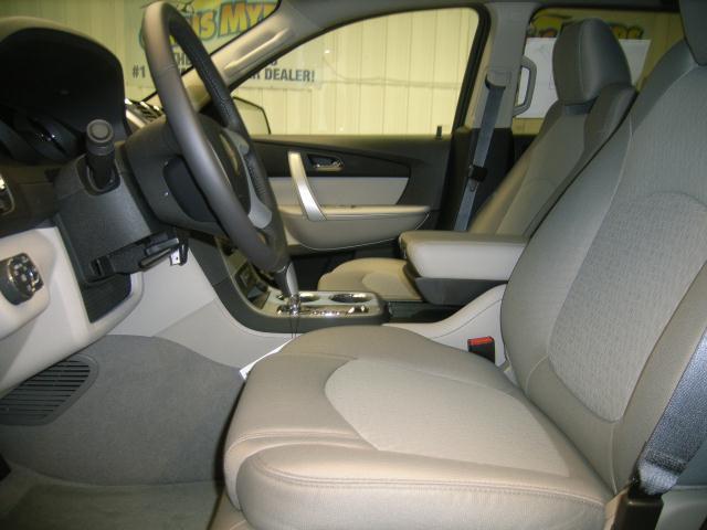 GMC Acadia 2011 photo 3