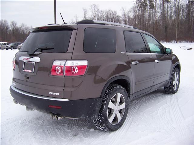 GMC Acadia 2011 photo 2