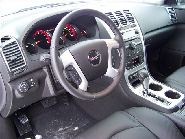 GMC Acadia 2011 photo 3
