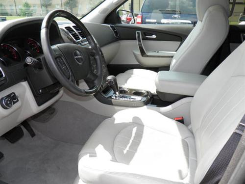GMC Acadia 2011 photo 1