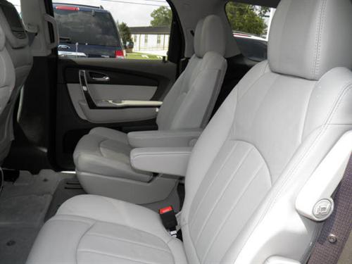 GMC Acadia 2011 photo 2