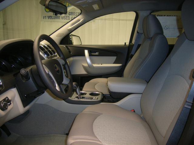 GMC Acadia 2011 photo 3
