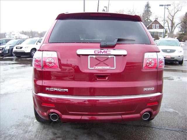 GMC Acadia 2011 photo 3