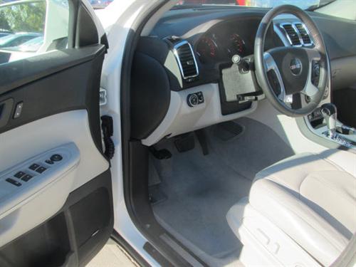 GMC Acadia 2011 photo 2