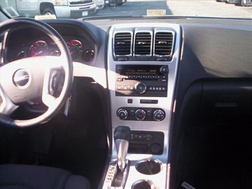 GMC Acadia 2011 photo 2