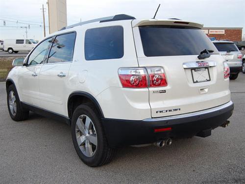 GMC Acadia 2011 photo 2