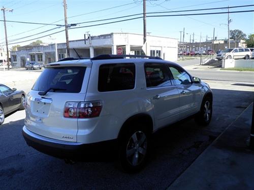 GMC Acadia 2011 photo 1