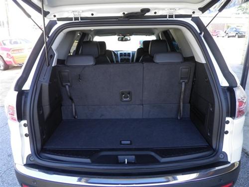 GMC Acadia 2011 photo 2