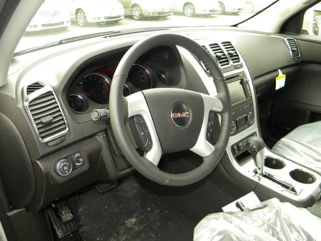 GMC Acadia 2011 photo 1