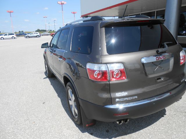 GMC Acadia 2011 photo 2