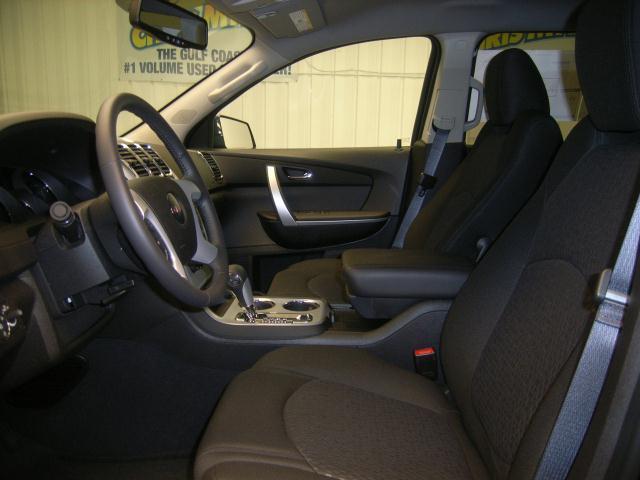 GMC Acadia 2011 photo 3