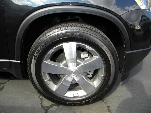 GMC Acadia 2011 photo 3