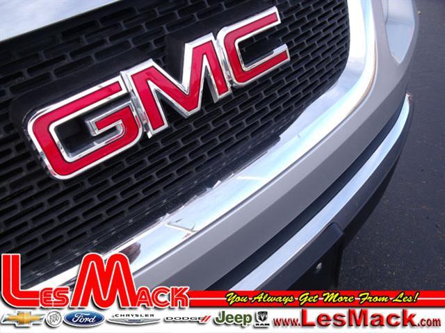 GMC Acadia 2011 photo 2