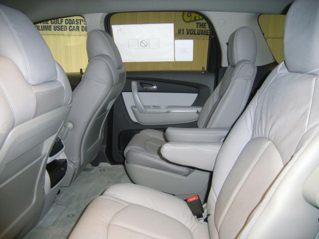 GMC Acadia 2011 photo 4