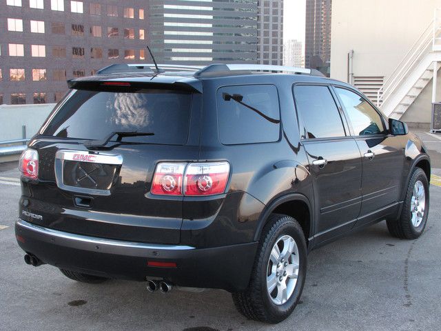 GMC Acadia 2011 photo 3