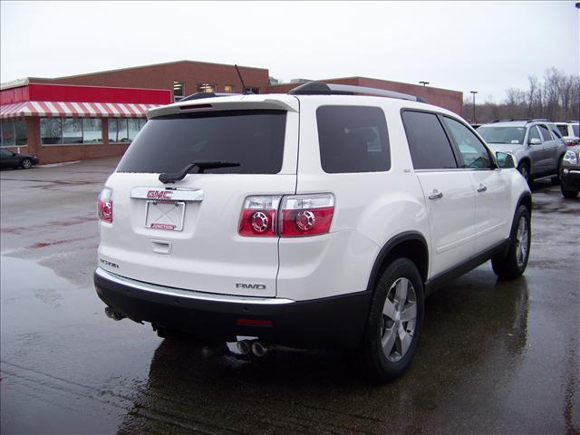 GMC Acadia 2011 photo 2