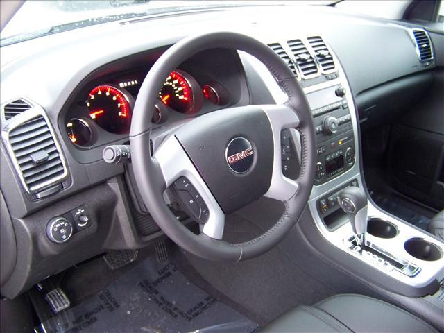 GMC Acadia 2011 photo 3