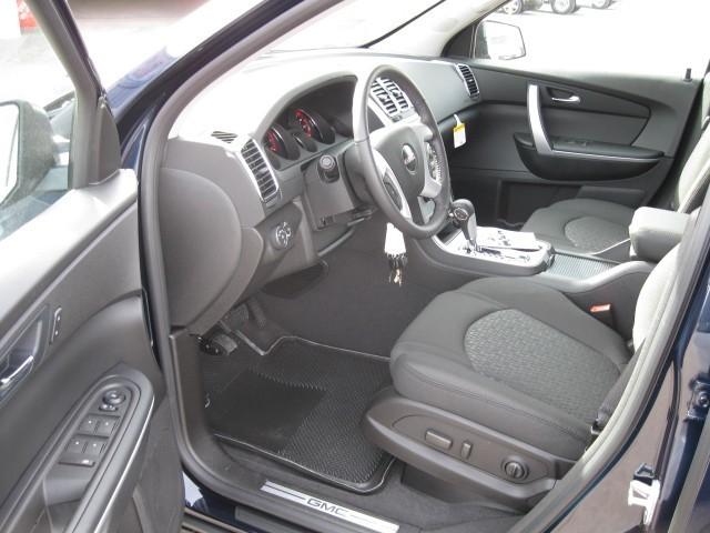 GMC Acadia 2011 photo 2
