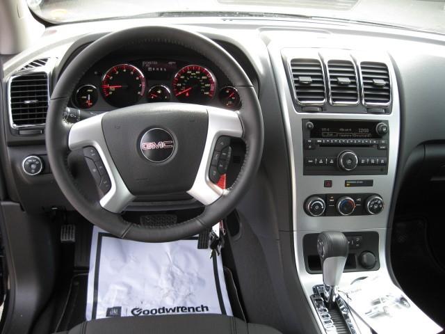 GMC Acadia 2011 photo 3