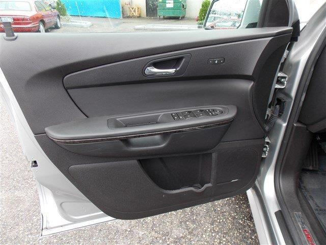 GMC Acadia 2011 photo 3