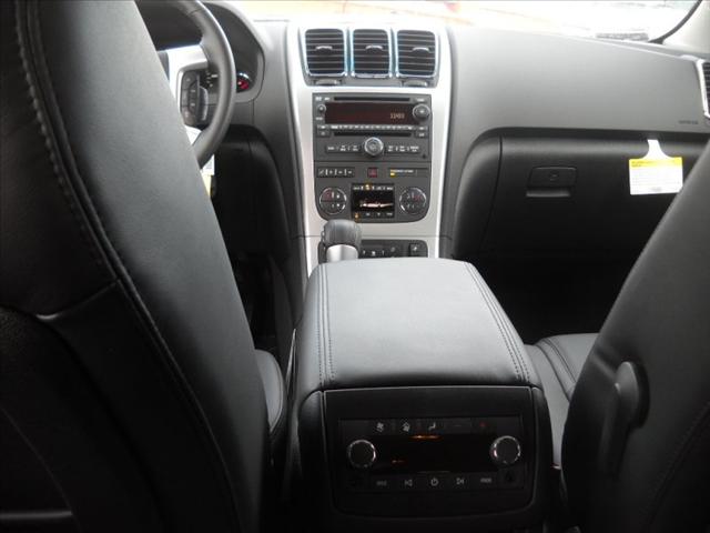 GMC Acadia 2011 photo 2