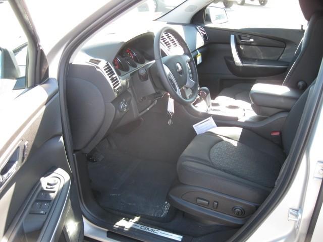 GMC Acadia 2011 photo 2