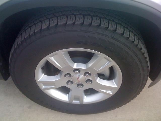 GMC Acadia 2011 photo 2