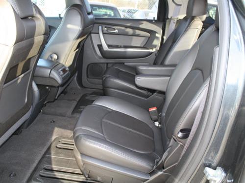 GMC Acadia 2011 photo 3