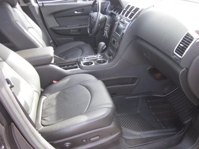 GMC Acadia 2011 photo 3