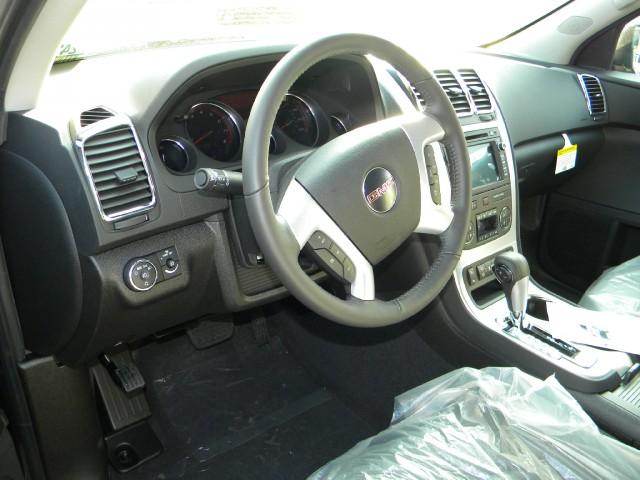 GMC Acadia 2011 photo 1