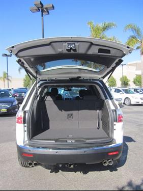 GMC Acadia 2011 photo 2