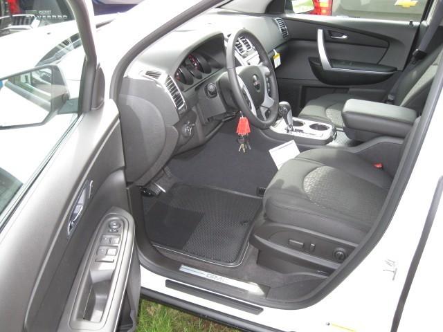 GMC Acadia 2011 photo 2