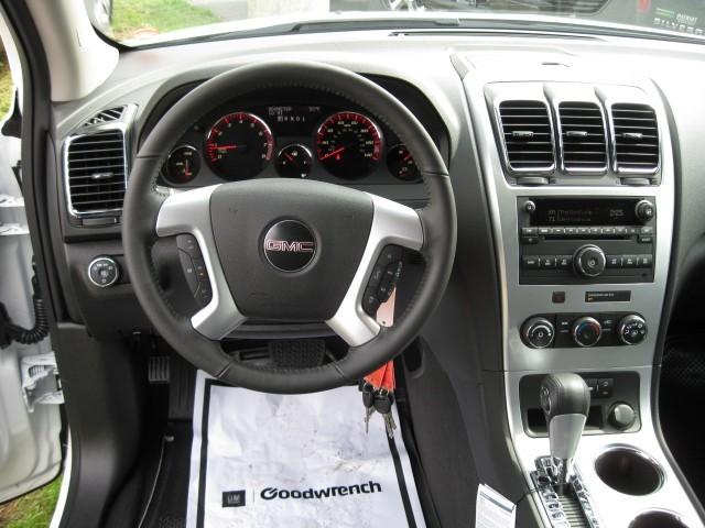 GMC Acadia 2011 photo 3