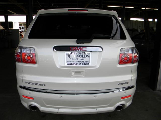 GMC Acadia 2011 photo 5