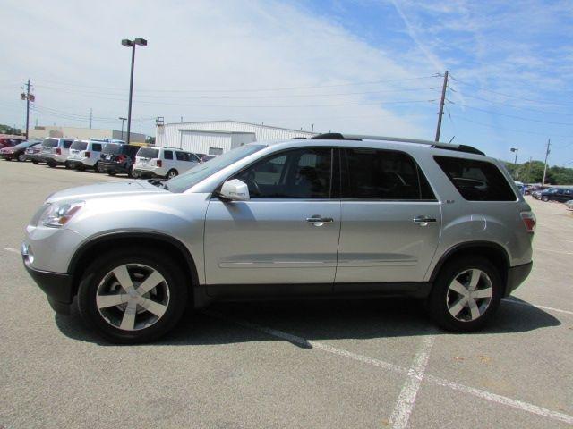 GMC Acadia 2011 photo 2
