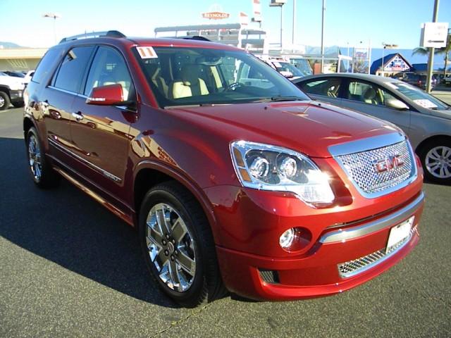 GMC Acadia 2011 photo 2