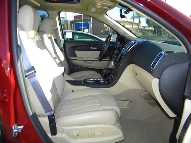 GMC Acadia 2011 photo 4