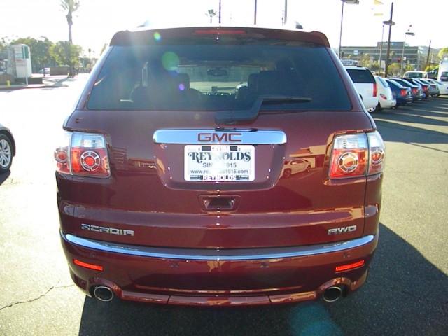 GMC Acadia 2011 photo 5