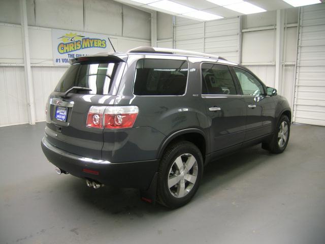 GMC Acadia 2011 photo 2