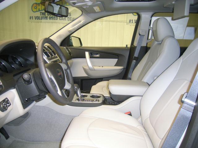 GMC Acadia 2011 photo 3