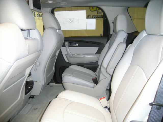 GMC Acadia 2011 photo 4