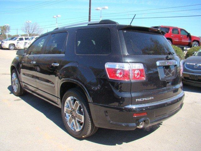 GMC Acadia 2011 photo 1